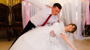 Професійна постановка першого весільного танцю молодят - 70