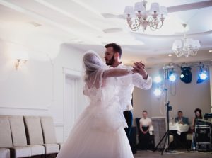 Професійна постановка першого весільного танцю молодят - 340